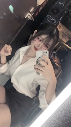 プロフィール写真2・もな|PREMIUM LOUNGE & BAR Mieux・ミュー - 本厚木駅北口のガールズバー