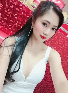 プロフィール写真10・Sakura｜KING＆QUEEN・キングアンドクイーン - 名古屋 栄のインターナショナルパブ