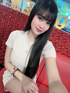 プロフィール写真5・Sakura｜KING＆QUEEN・キングアンドクイーン - 名古屋 栄のインターナショナルパブ