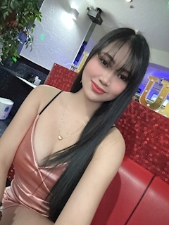 プロフィール写真8・Sakura｜KING＆QUEEN・キングアンドクイーン - 名古屋 栄のインターナショナルパブ