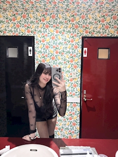 プロフィール写真3・Sakura｜KING＆QUEEN・キングアンドクイーン - 名古屋 栄のインターナショナルパブ