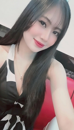 プロフィール写真24・Sakura｜KING＆QUEEN・キングアンドクイーン - 名古屋 栄のインターナショナルパブ