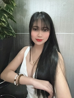 プロフィール写真9・Sakura｜KING＆QUEEN・キングアンドクイーン - 名古屋 栄のインターナショナルパブ