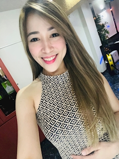 プロフィール写真6・MAY｜KING＆QUEEN・キングアンドクイーン - 名古屋 栄のインターナショナルパブ