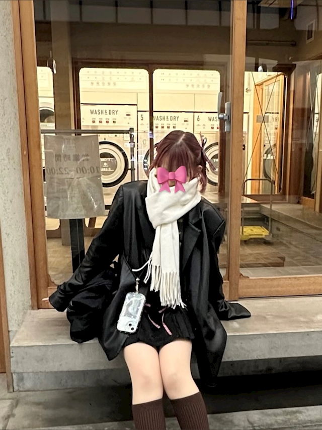 しおり【LUXE】