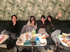 渚 ゆうこ「𓂃꙳⋆ ˖みんなで鍋パしたよん🍲ハナンのご飯会の定番になりつつある❣𓂃꙳⋆ ˖」