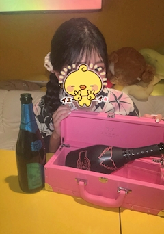 プロフィール写真3・もえ🏫3BS｜3年B組 宗右衛門校 - ミナミのガールズバー