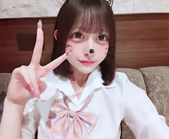 みみ Vivienne
