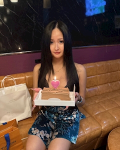 さあや「ぐっどもーにんぐわーるど👶🏾💜🩵」