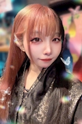 ピックアップキャスト じゅり🩷🖤 GIRL's BAR 撫子・ナデシコ - 神田のガールズバー
