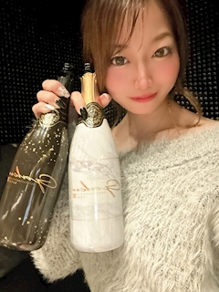 プロフィール写真5・水瀬　綾（りょう）｜楽GAKU 金山本店・ガク - 名古屋 金山の熟女パブ/熟女キャバクラ