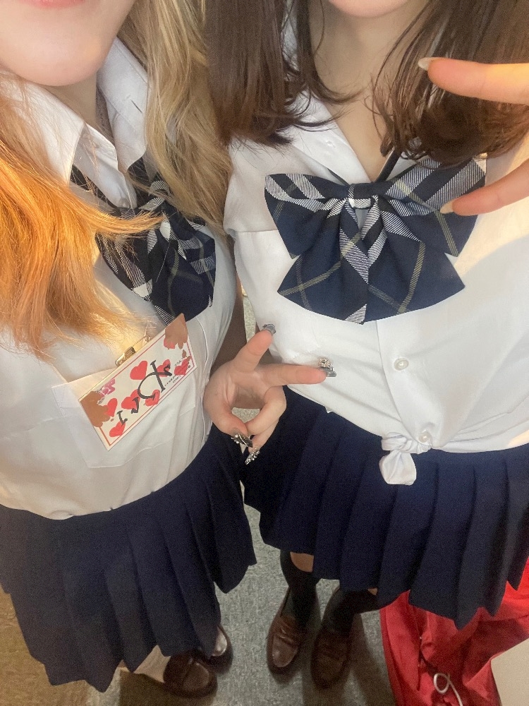 キャスト同士で撮影した仲良し写真