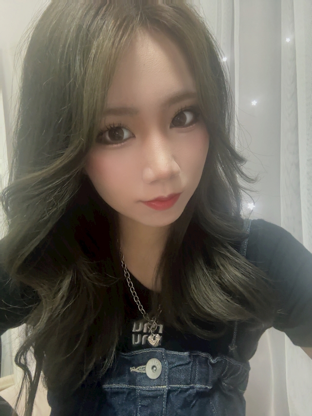 プロフィール写真3・えみ｜ミナミ キャバクラ・シュシュール ハレ