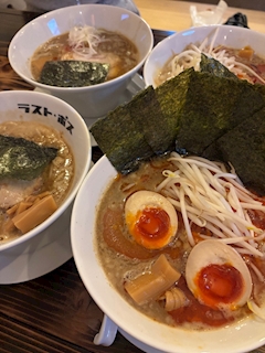 もも「🍜😍」