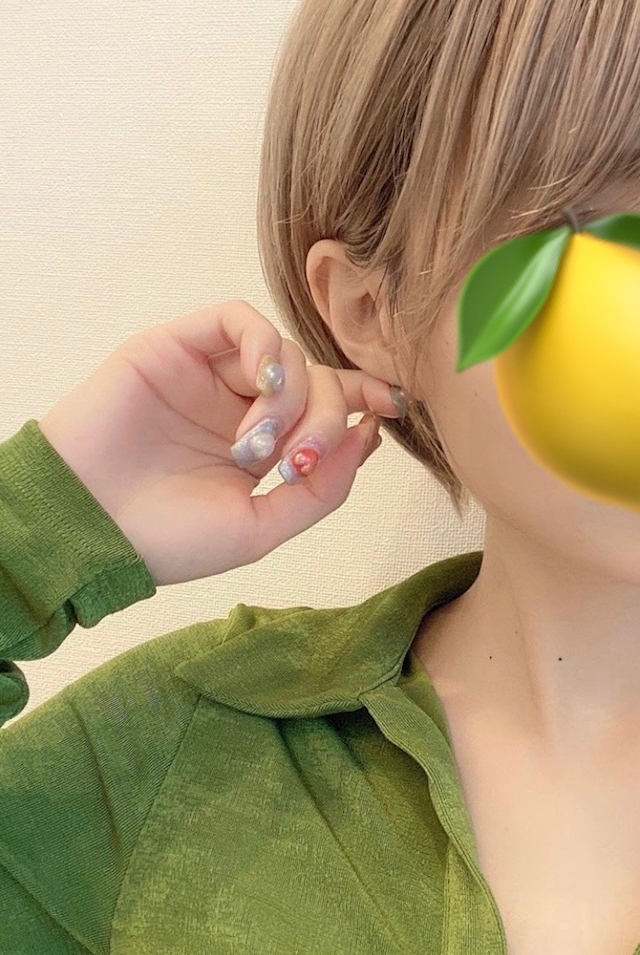プロフィール写真1・巻　あいな｜