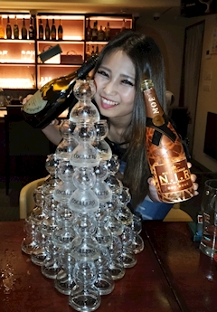 プロフィール写真2・🐷あやか🐷｜Girl’s Bar Bee・ビー - 元住吉のガールズバー