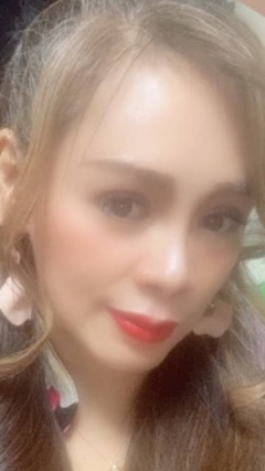 プロフィール写真3・Jona🥀｜MIRAI PH LOUNGE・ミライピーエイチラウンジ - 名古屋 栄のインターナショナルパブ