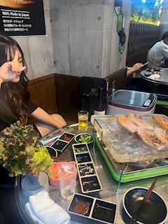 ユナ「サムギョプサル‼️」
