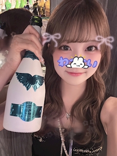 プロフィール写真3・しよ【池袋　vivid　cafe】｜vivid cafe・ヴィヴィッドカフェ - 池袋西口のガールズバー