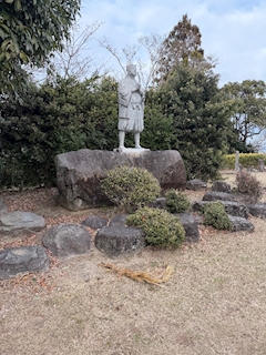 さり「在野の考古学者に、俺はなる‼️」