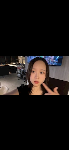 ゆうこ「朝おきるとめっちゃ暑い❗️」