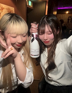 リサ「ありがとうございます！🥂」