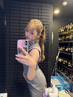 華咲 りま「今日も出勤でふ🦋🦋」