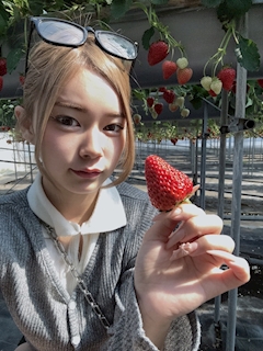華咲 りま「いちご狩りちゃん🍓」