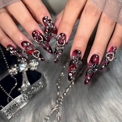 みゆ「ネイル変えたよ！❤️🖤」