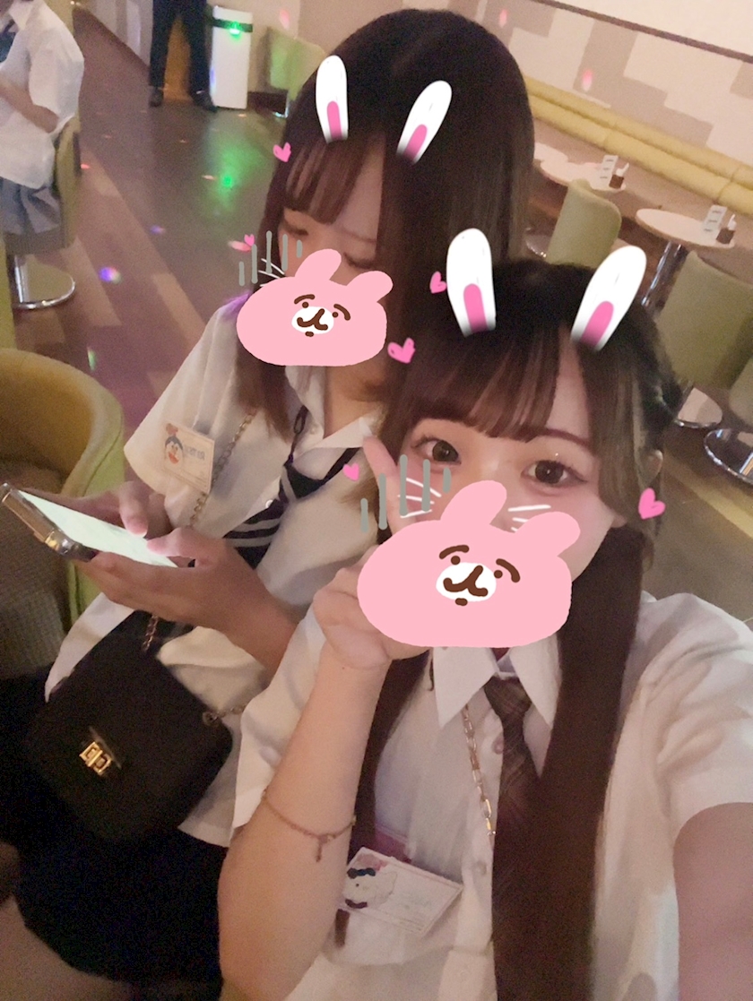 キャスト同士で撮影した仲良し写真