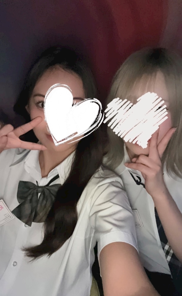 キャスト同士で撮影した仲良し写真