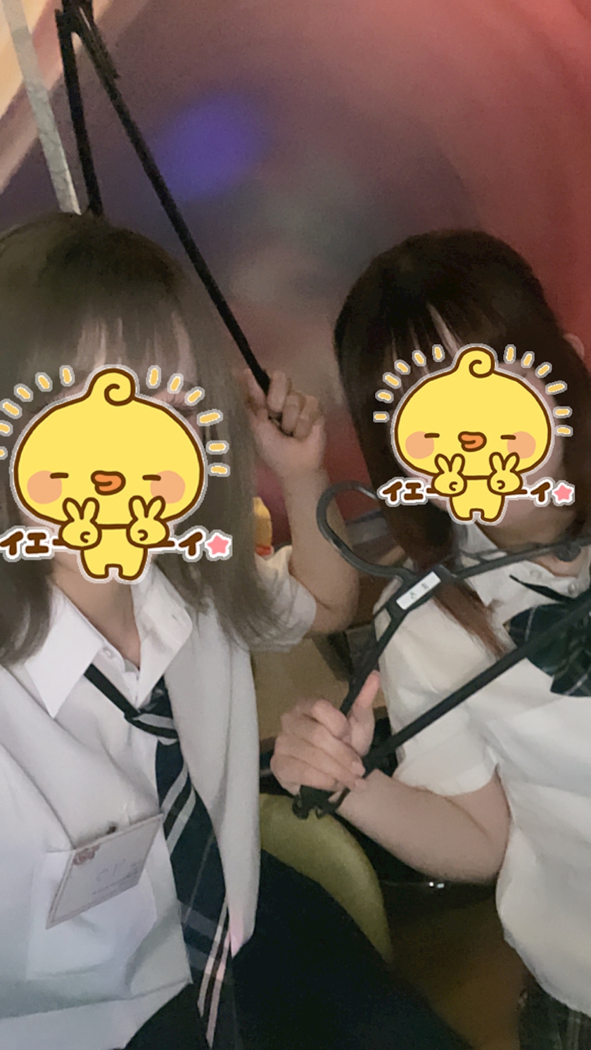 キャスト同士で撮影した仲良し写真