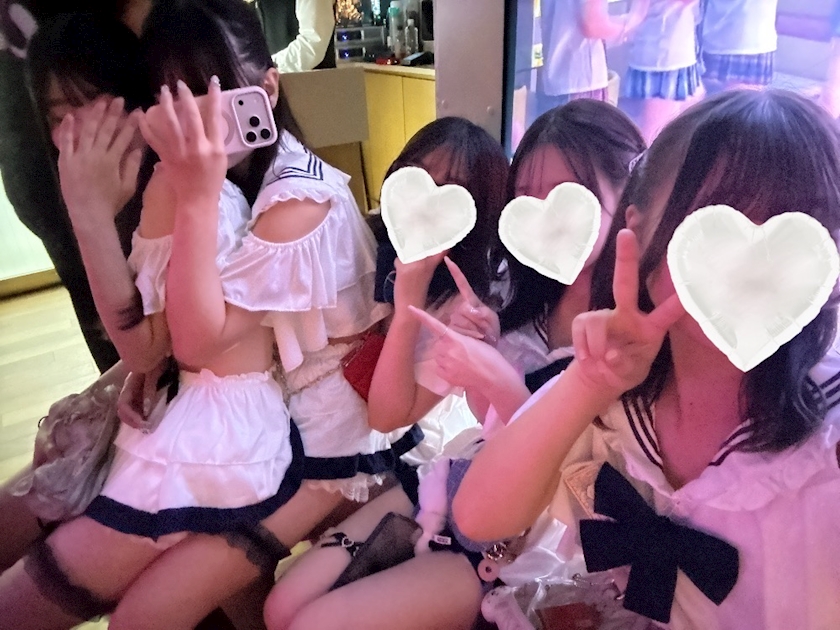 キャスト同士で撮影した仲良し写真