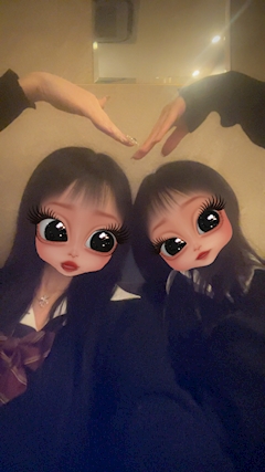 ユア「制服(♡⩊♡)」