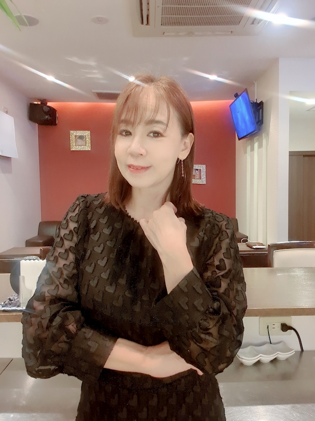 オーナーママ 由佳子 志安 Shi an