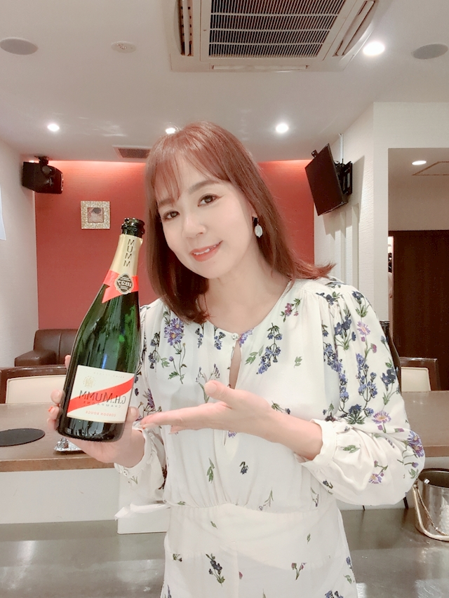 オーナーママ 由佳子 志安 Shi an