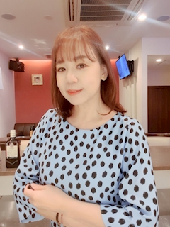 プロフィール写真2・由佳子オーナーママ 🐉志安 Shi an 🦚｜志安Shian・シアン - 北新地のスナック