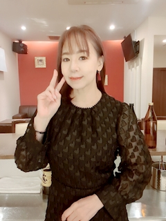 プロフィール写真12・由佳子オーナーママ 🐉志安 Shi an 🦚｜志安Shian・シアン - 北新地のスナック
