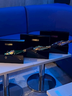 ガール「2月6日」