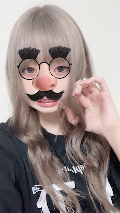 リア「店休日🙂‍↕️💖」