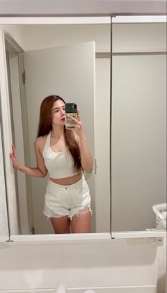 プロフィール写真3・Naomi｜KING＆QUEEN・キングアンドクイーン - 名古屋 栄のインターナショナルパブ