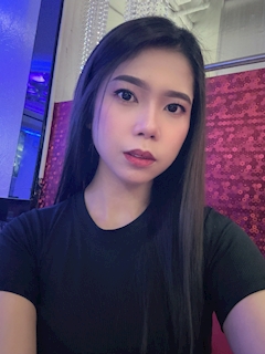 プロフィール写真4・Naomi｜KING＆QUEEN・キングアンドクイーン - 名古屋 栄のインターナショナルパブ