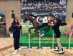 かえで「初競馬面白かった🐎今日から大阪🐙」