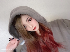 結城 さや🍾「どっちがいいかなー🤔」