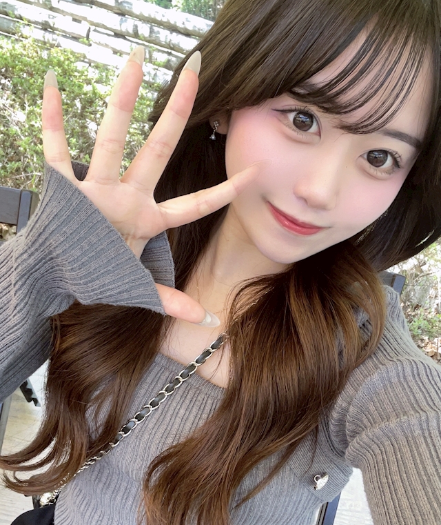 プロフィール写真2・りよな｜大阪 江坂 キャバクラ・カリス