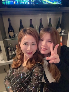 岡村樹里「ハッピー金曜日でした🥂🫶🤗」