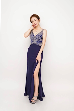 プロフィール写真2・愛｜宮崎 キャバクラ・花さくら