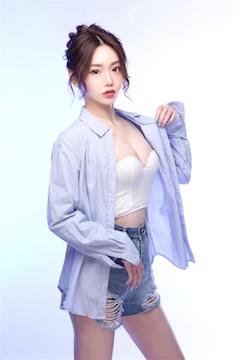 プロフィール写真3・しおん｜Club Lilith・リリス - 北新地のキャバクラ