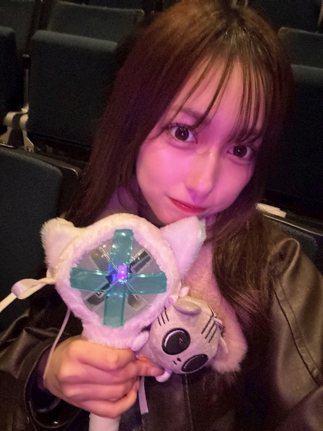 プロフィール写真2・みる【池袋　vivid cafe】｜