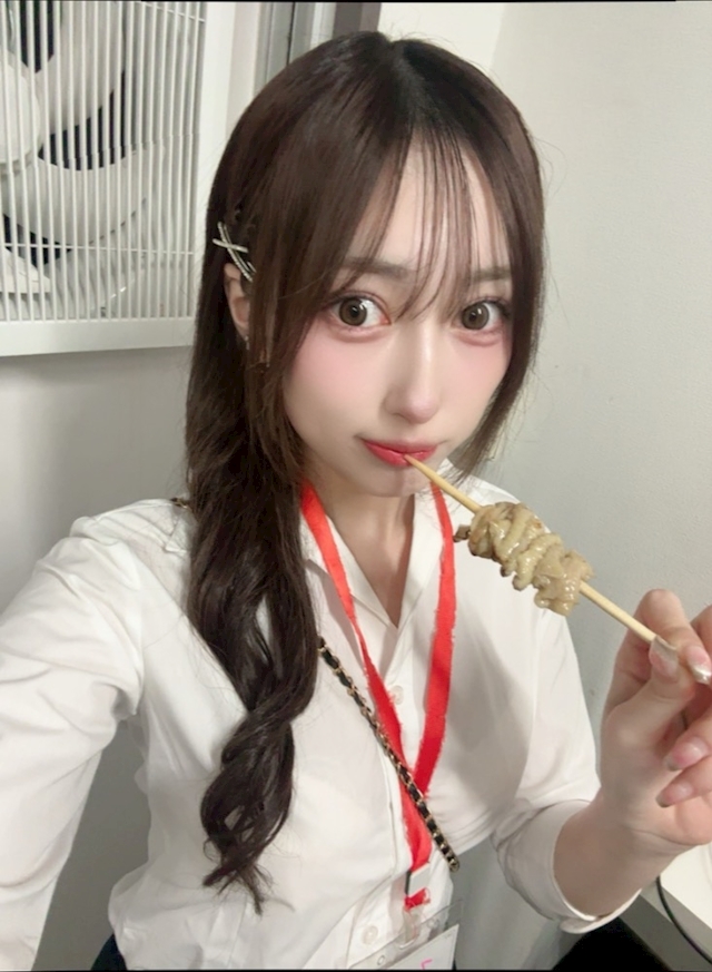 プロフィール写真4・みる【池袋　vivid cafe】｜